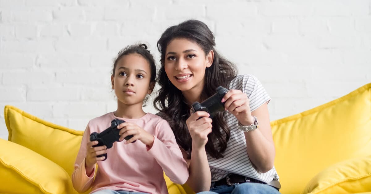 Jogos online e filhos: como lidar? - Aspectum