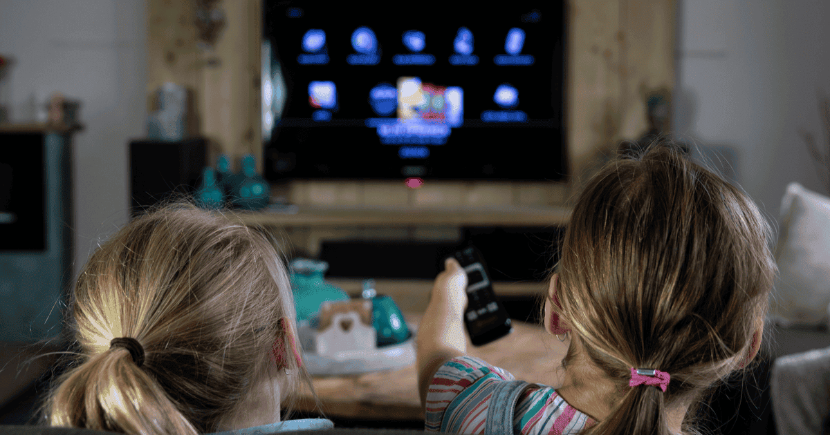 Enfant et télévision, à quel âge peut regarder la télé 